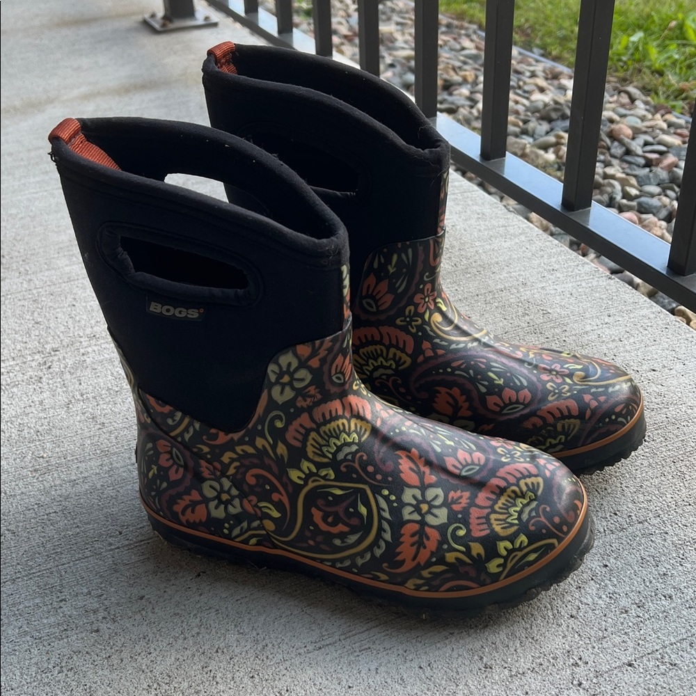 Bogs Classic Mid Calf Tuscany Floral Paisley Waterproof Winter Rain Boots Size 7